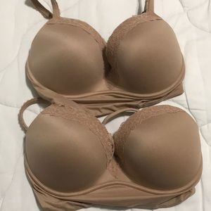 2 34DD Victoria’s Secret Bras **Trade**